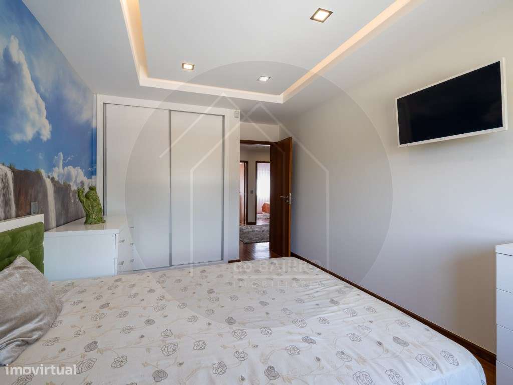 Moradia T4 Independente com Piscina, Ginásio e Garagem para 4 Carro...-26