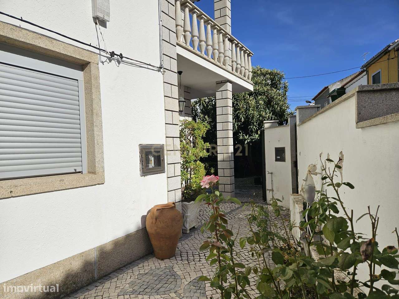 Moradia T5 com Terreno Urbano em Alcains - Grande imagem: 4/51