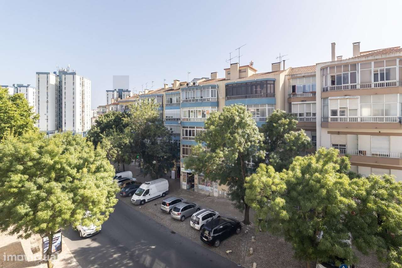 Apartamento T2 - Laranjeiro-13