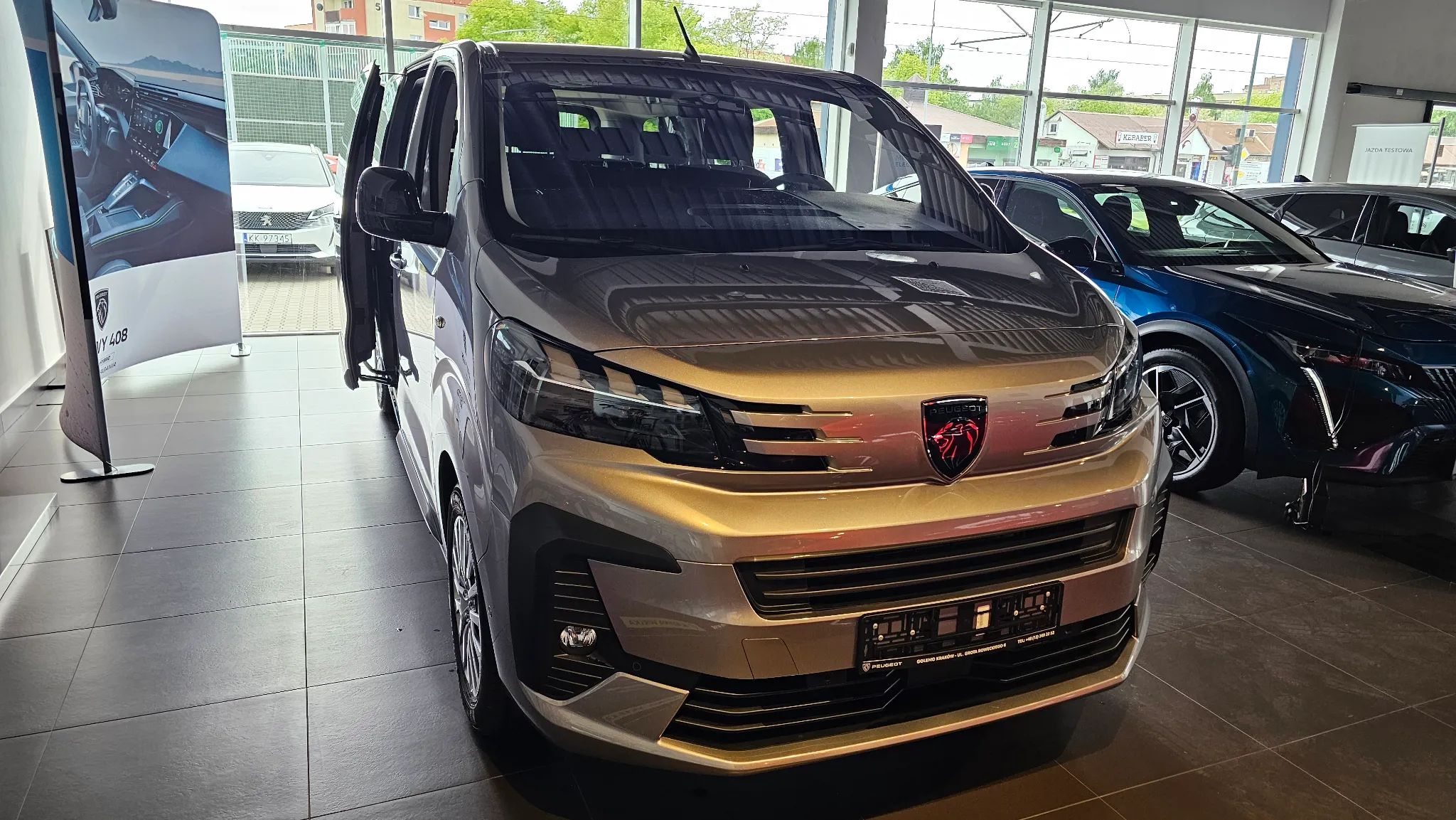 Traveller Bussines Long 2.0 HDi 180 KM Automat.
