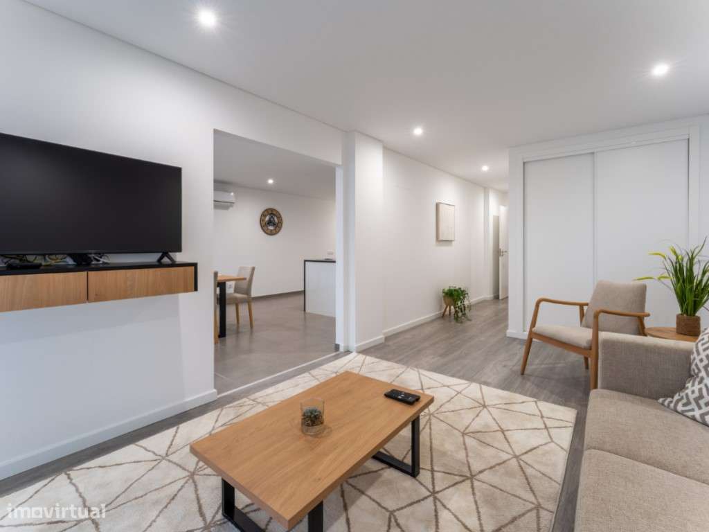 Apartamento com vista mar, piscina e estacionamento na Nazaré-7