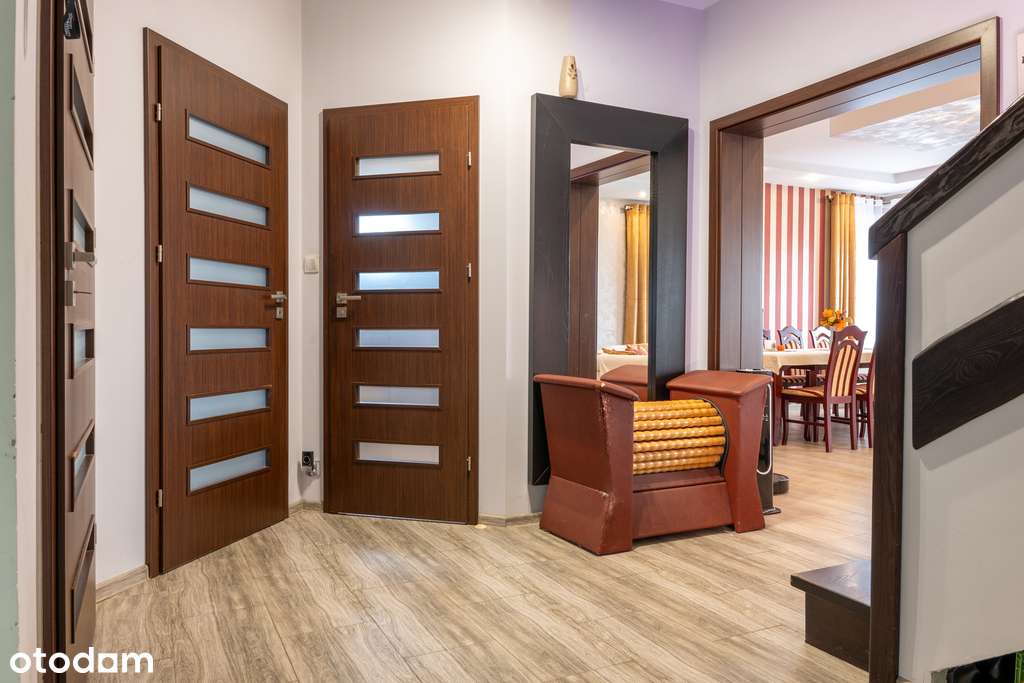 Funkcjonalny dom z garażem i ogrodem!-3