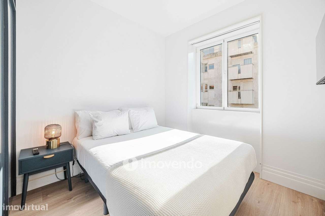 Apartamento T2 com cozinha equipada e mobilado, nas Amoreiras-14