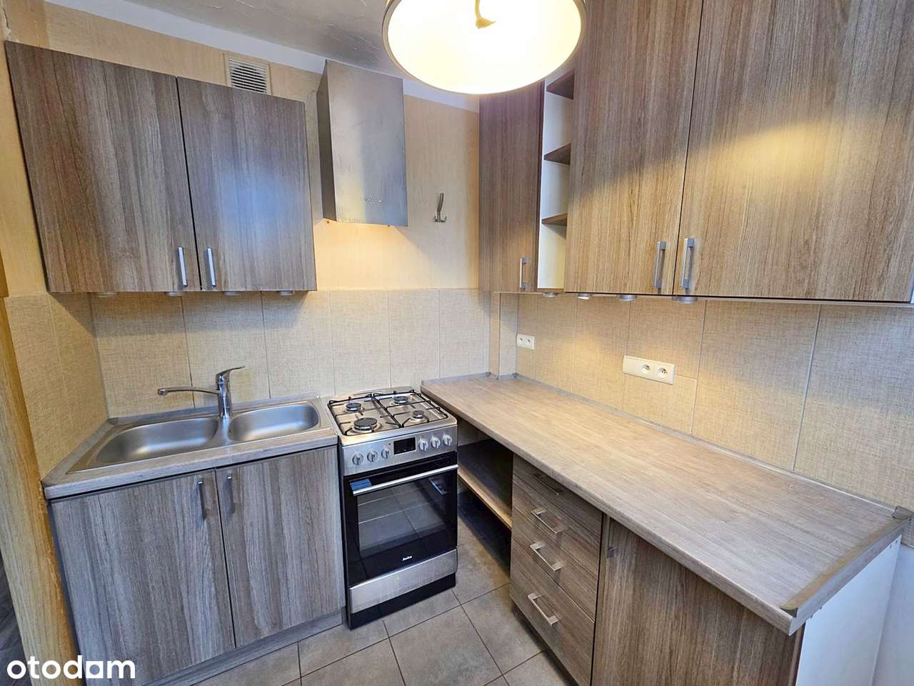 2-pokojowe, balkon, meble w kuchni oraz 2 szafy, ul. Kolejowa-1