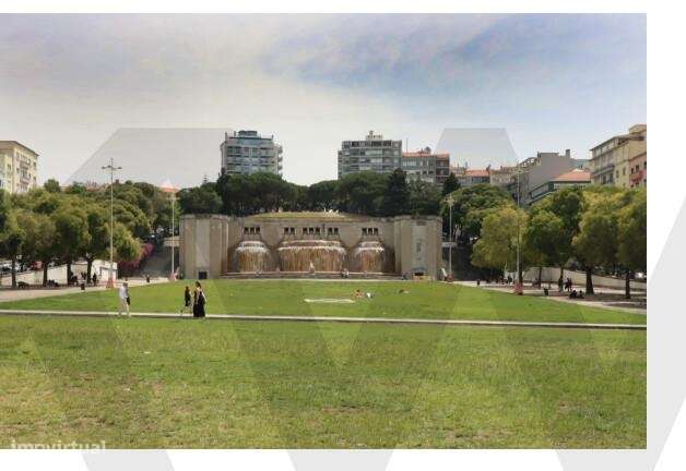 A sua Moradia de Sonho no Coração de Lisboa – Prédio com Jardim Privat-11