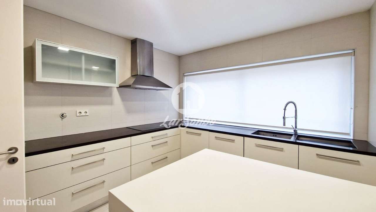 Apartamento T3 com Garagem no centro de Vila do Conde - Grande imagem: 4/27