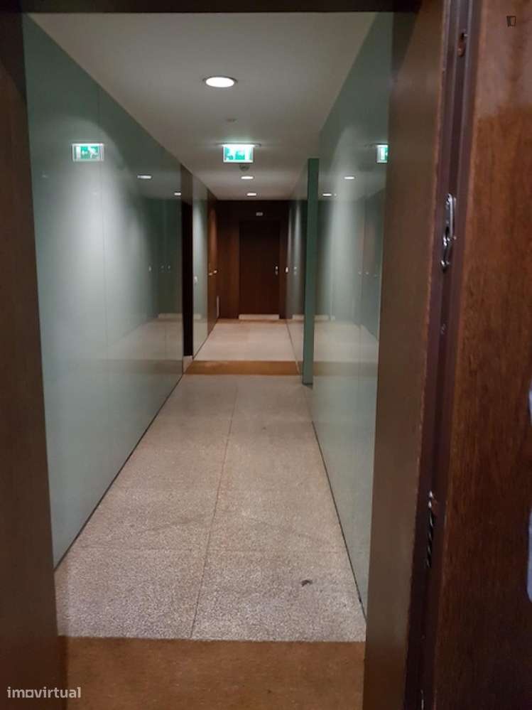 Quarto - localizado em São Pedro da Afurada Porto - Grande imagem: 3/8