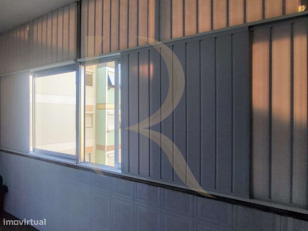 Apartamento T2, transformado em T3, em prédio com elevador - Perto ... - Grande imagem: 3/15