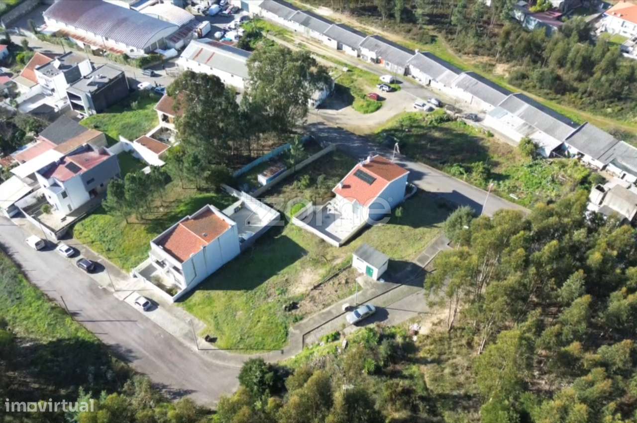 Lote de terreno para moradia 3 frentes - Alfena (300m²) - Grande imagem: 5/15