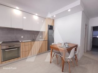 Apartamento T1 Renovado na Praia da B...