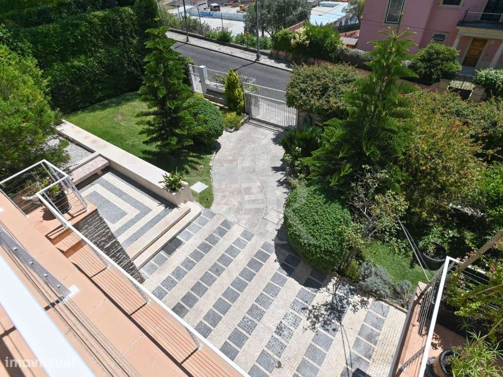 Moradia T6 com jardim, piscina e vista rio no Restelo, Lisboa-54