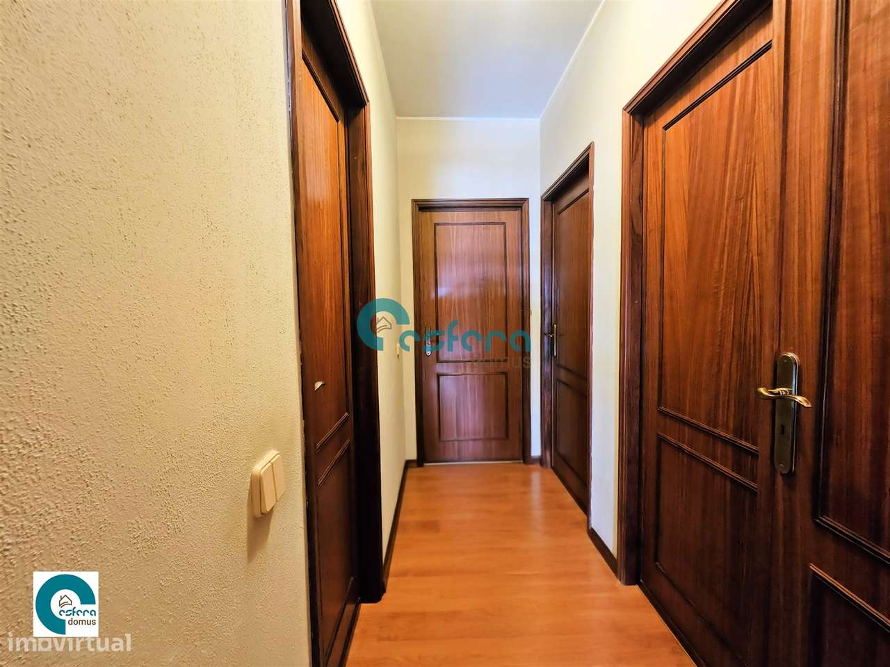Apartamento T2+1 com Varandas e Garagem em Santa Marinha, Gaia, Porto-12