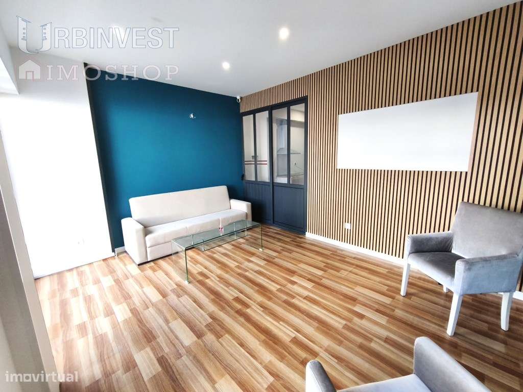 Loja Comercial Totalmente Remodelada no Centro de Quarteira, Algarve - Grande imagem: 2/32