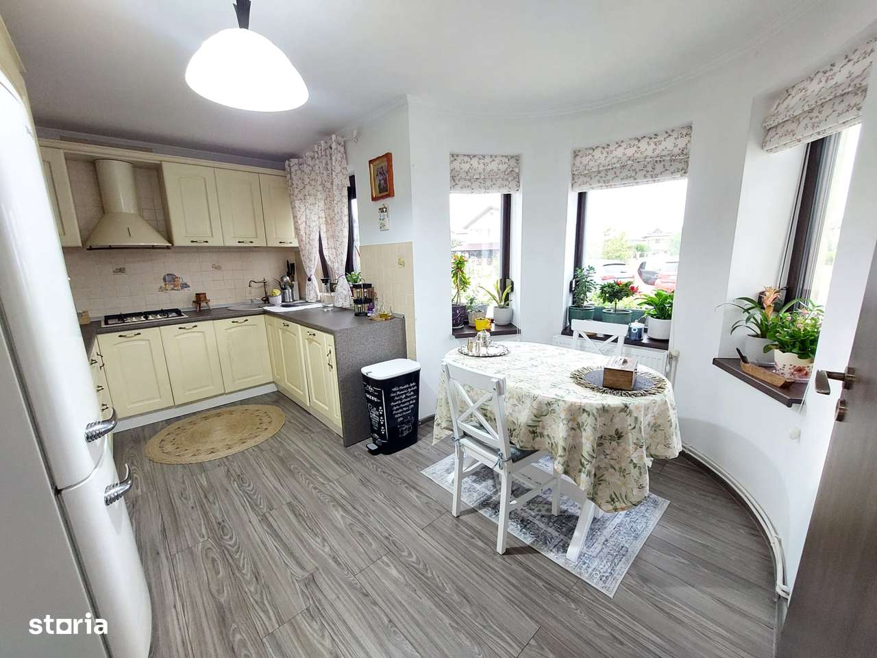 COMISION 0 Vila 150 mp utili, 1500 mp teren, 4 camere Targoviste - Imagine principală: 3/16