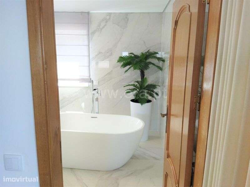 Moradia T5 / Castelo de Paiva, Sobrado e Bairros - Grande imagem: 5/20