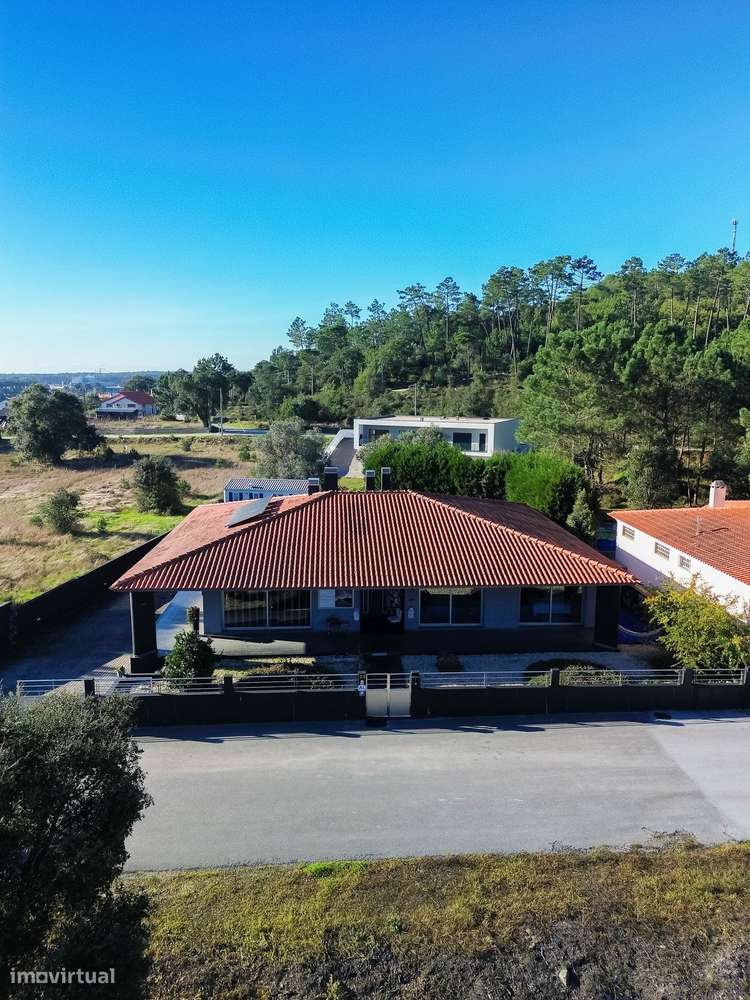 Moradia T3 com Piscina, Jacuzzi e Acabamentos de Alta Qualidade - Grande imagem: 5/46