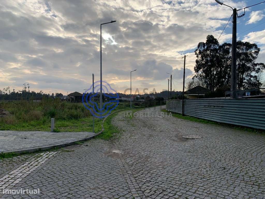 Terreno com possibilidade de construção de 12 moradias - Grande imagem: 4/46