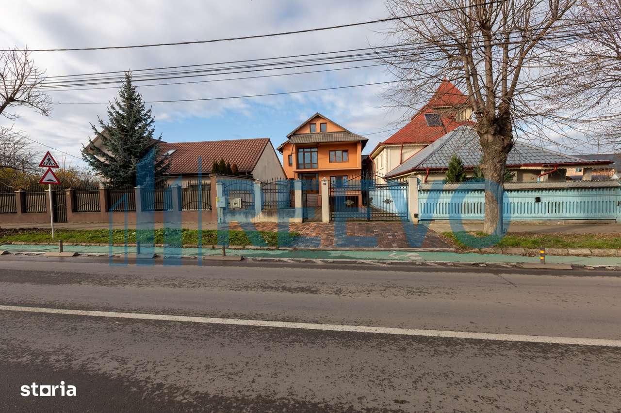 Vilă modernă în Cartierul CFR, cu mansardă și garaj-1
