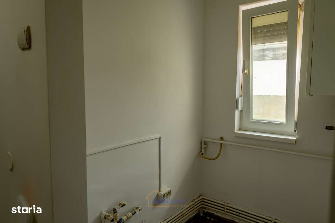 Garsoniera de 21mp langa Piata din Moinesti, bloc A3 - Imagine principală: 4/7