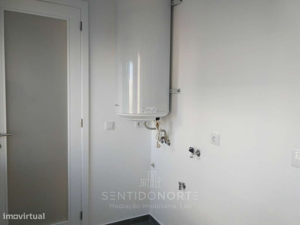 Apartamento T4 junto à Rotunda da Boavista-26