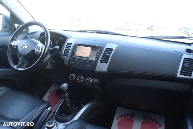 Mitsubishi Outlander 2.2 DI-D 4WD Instyle - 8