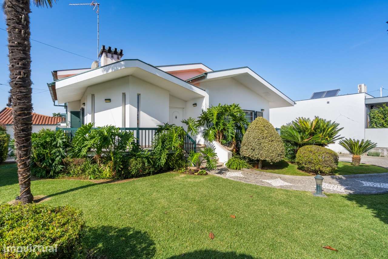 Moradia T3 com Piscina e Jardim em Galegos, Barcelos-24