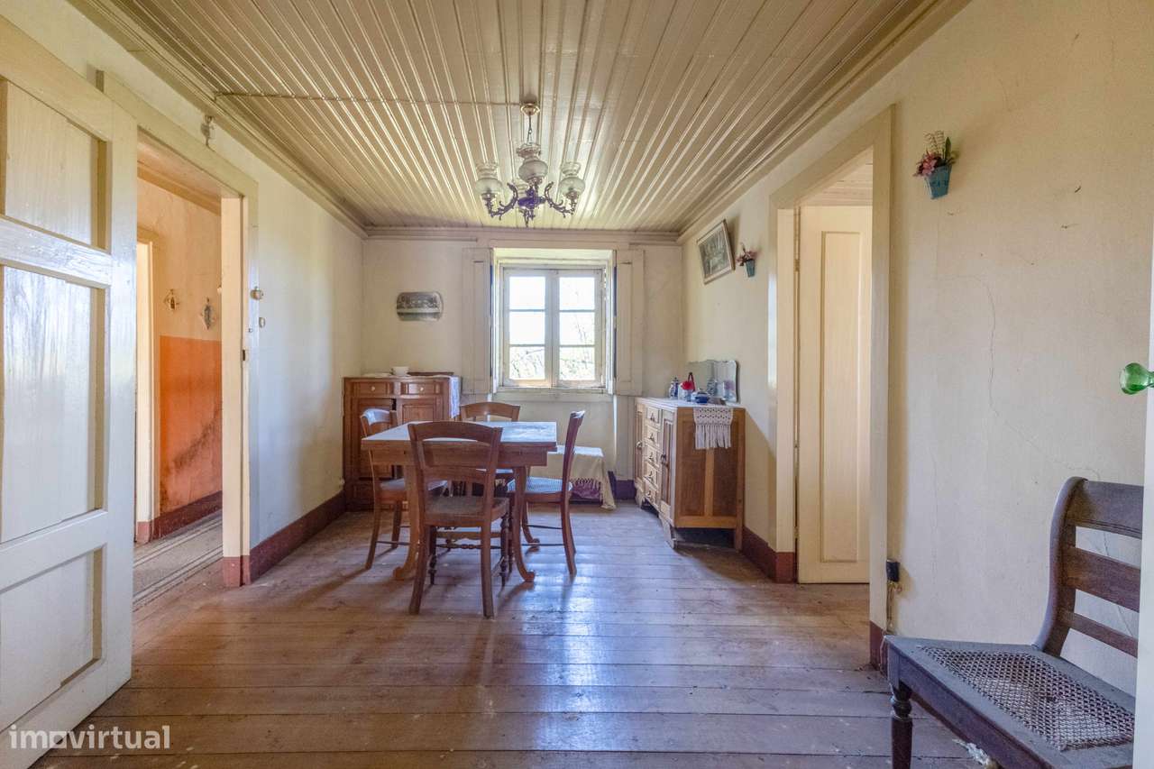 Casa para reabilitar em Arco de Baúlhe – Oportunidade única-16