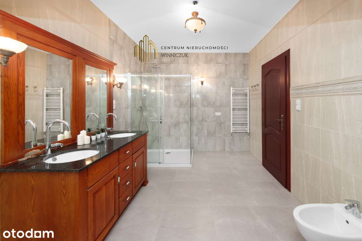 Rezydencja z basenem tuż przy lesie-1