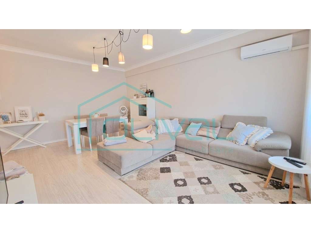 Apartamento T3 centro de Samora Correia-0