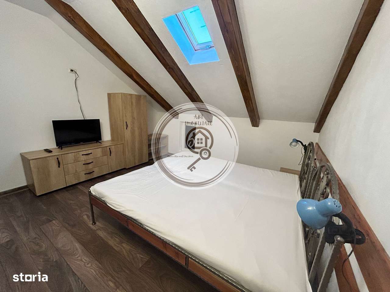 Apartament la casă, două camere – zona Tractorul - Imagine principală: 5/14