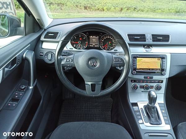 Volkswagen Passat 2.0 TDI Highline DSG - 28