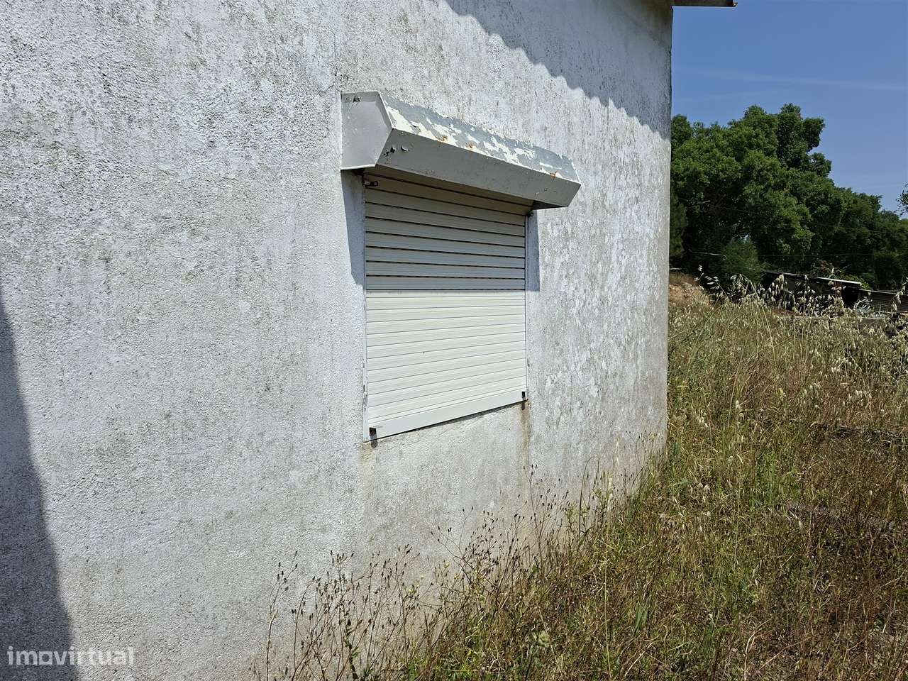 Propriedade Única com 2 Casas para Recuperação e Terreno de 2,6 Hectar-26