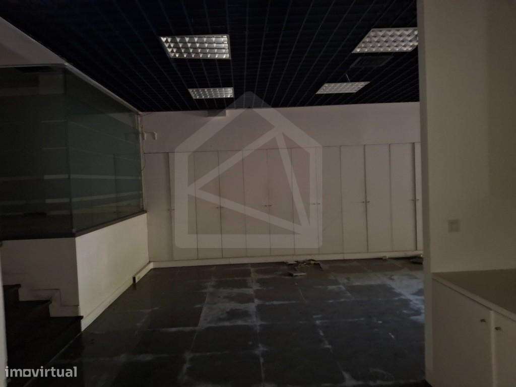 Loja em Bonfim, Porto-1