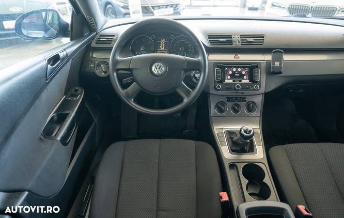 Volkswagen Passat - 18