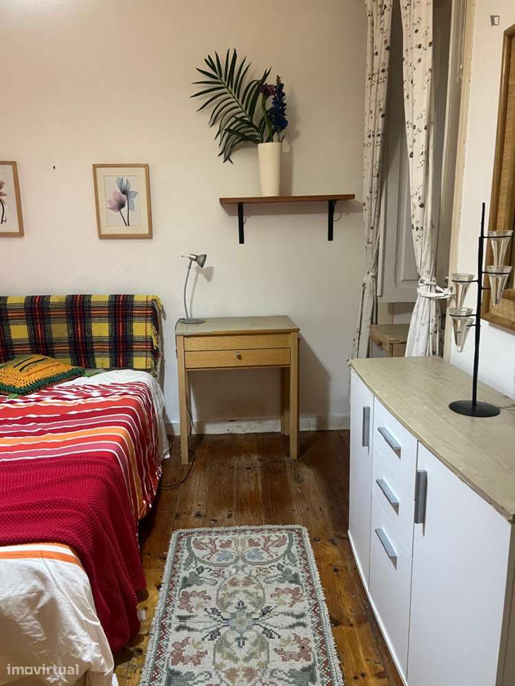 Quarto - localizado em Penha Lisbon - Grande imagem: 5/7
