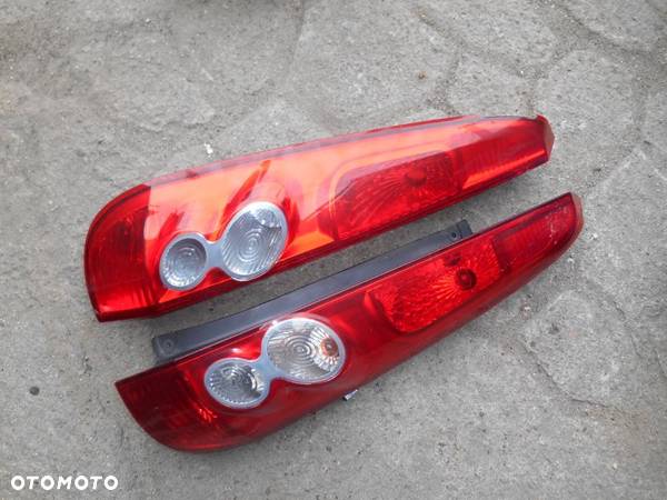 Lampa lewa prawa tył tylna Ford Fiesta Mk6 Lift 1,4 16V - 1