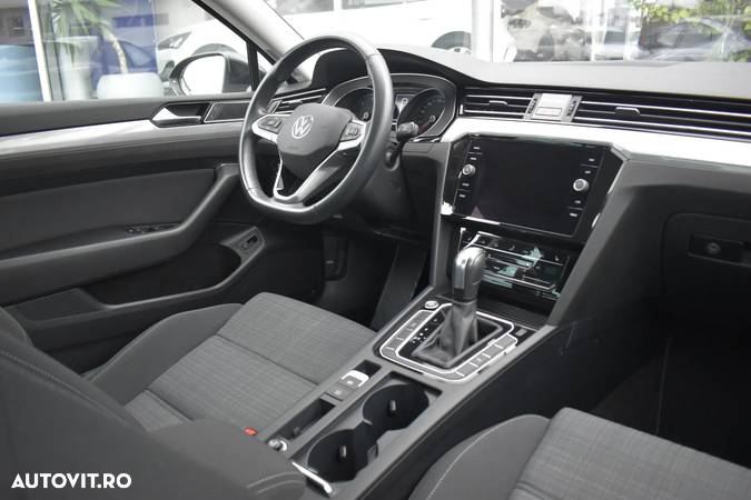 Volkswagen Passat 2.0 TDI DSG Comfortline - 39