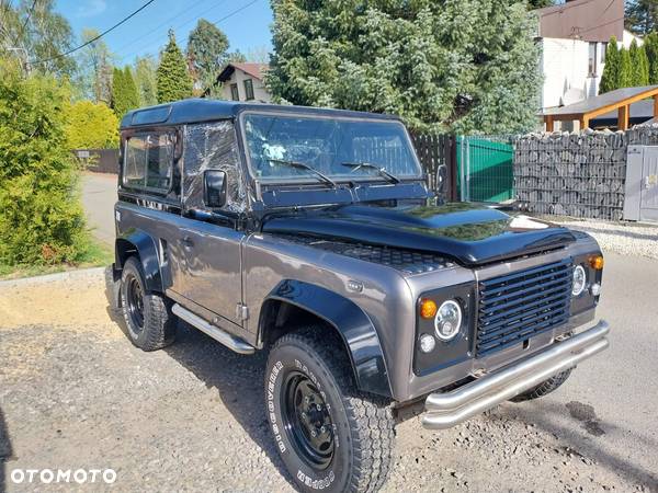 Land Rover Defender - 7