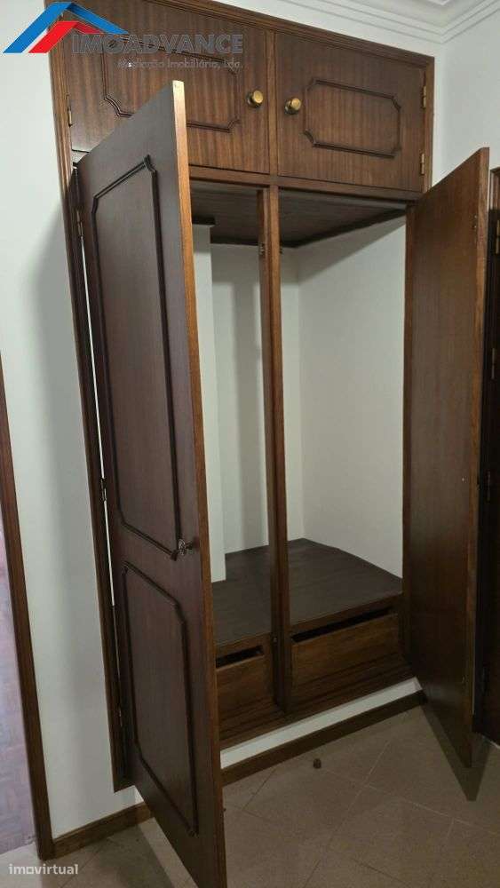 Apartamento T4 para Arrendamento na Grota a 200 mts da Marginal Oceân - Grande imagem: 4/25