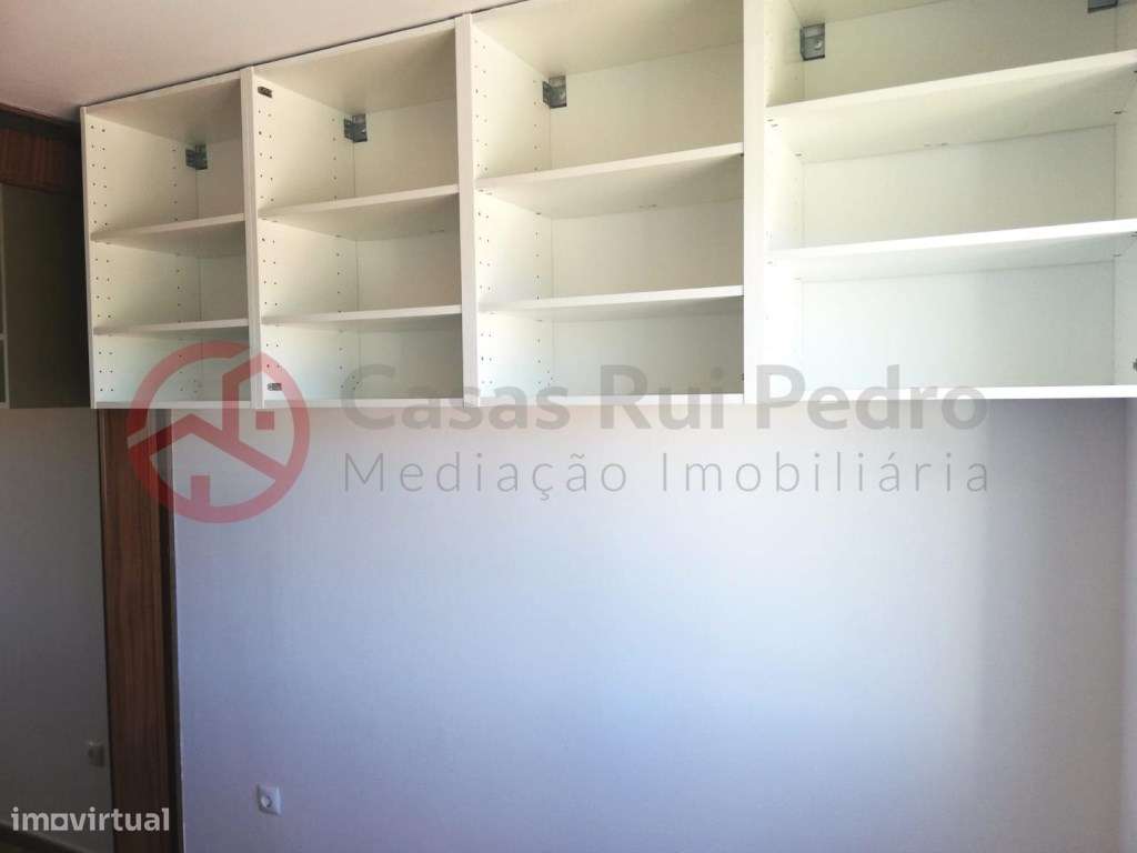 Apartamento T2 dúplex com vista rio, no Beato em Lisboa-18