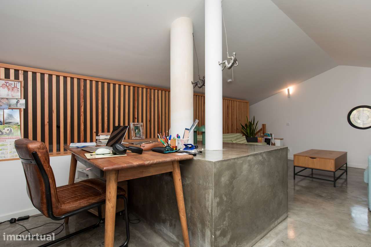 Moradia isolada terreno de 811m2 piscina jardim Sesimbra-39