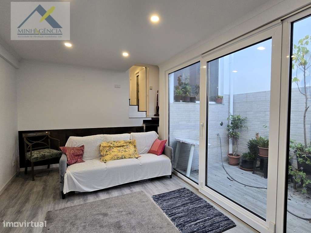 Moradia T3 remodelada na Rua Batalha do Viso em Setúbal - Grande imagem: 3/27