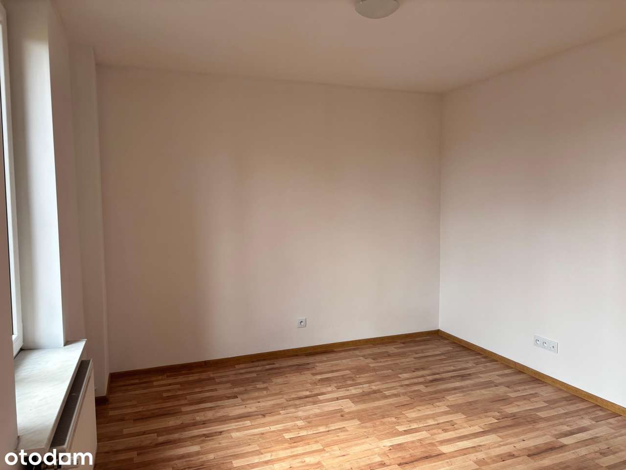 Przestronne mieszkanie z C.O. | 9-2