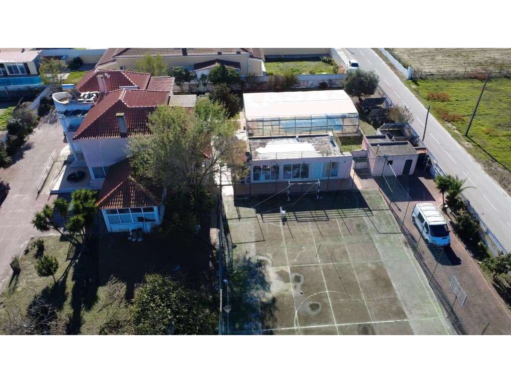 Quinta T7 com 5000m2 Piscina Campo Multiusos Potencial Habitação ou...-12