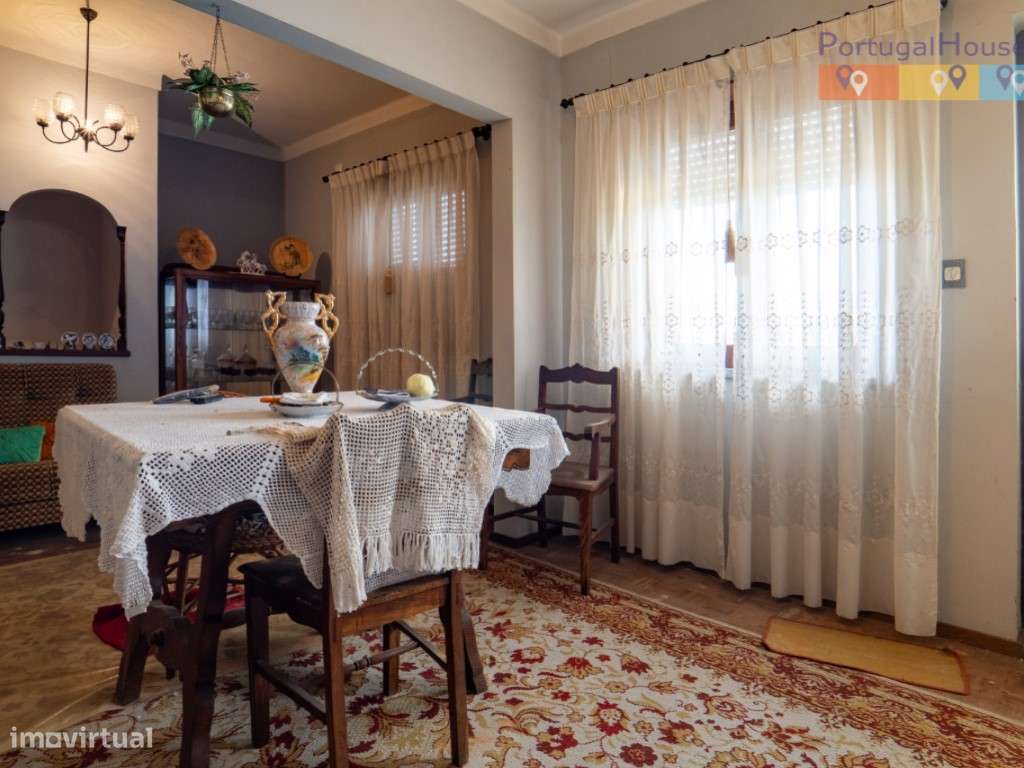 Prédio constituído por 2 apartamentos T2 com entradas independentes... - Grande imagem: 4/34