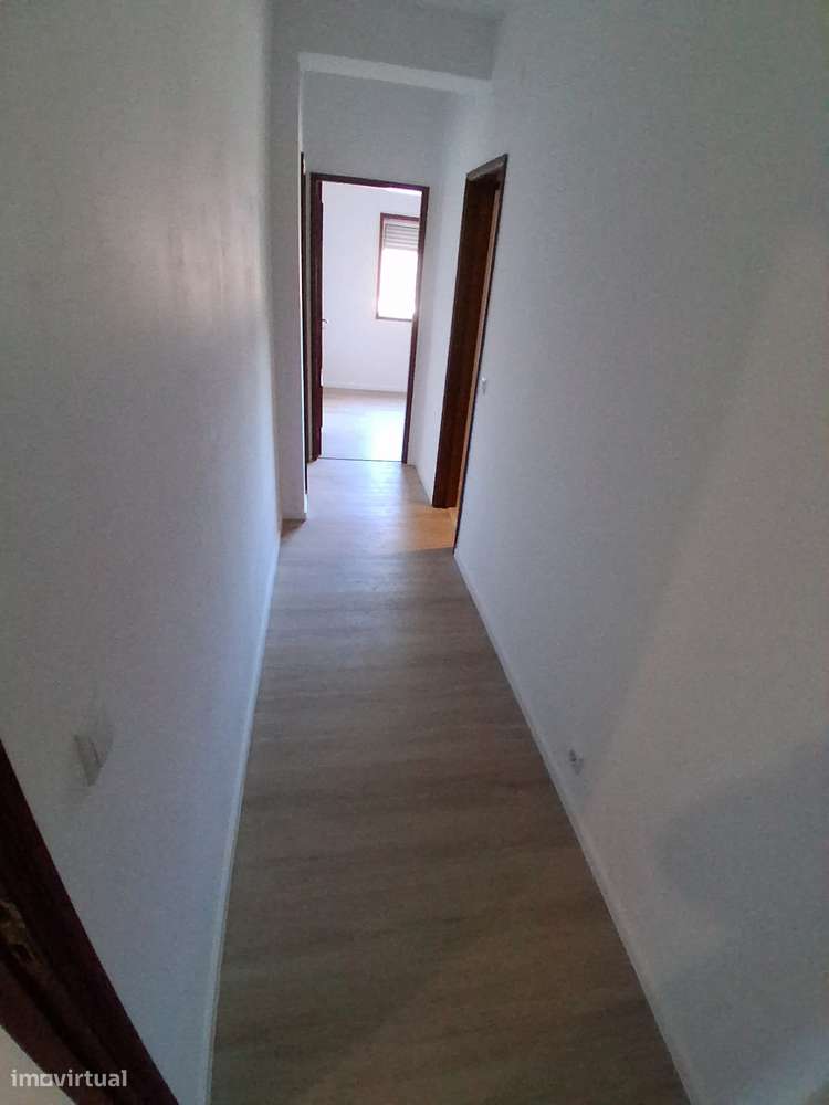 Apartamento T2 todo remodelado-7