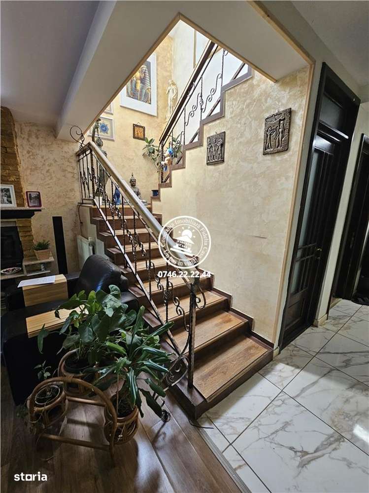 Proprietate impresionanta  - Casa cu piscina,cabana si vedere la lac - Imagine principală: 1/20