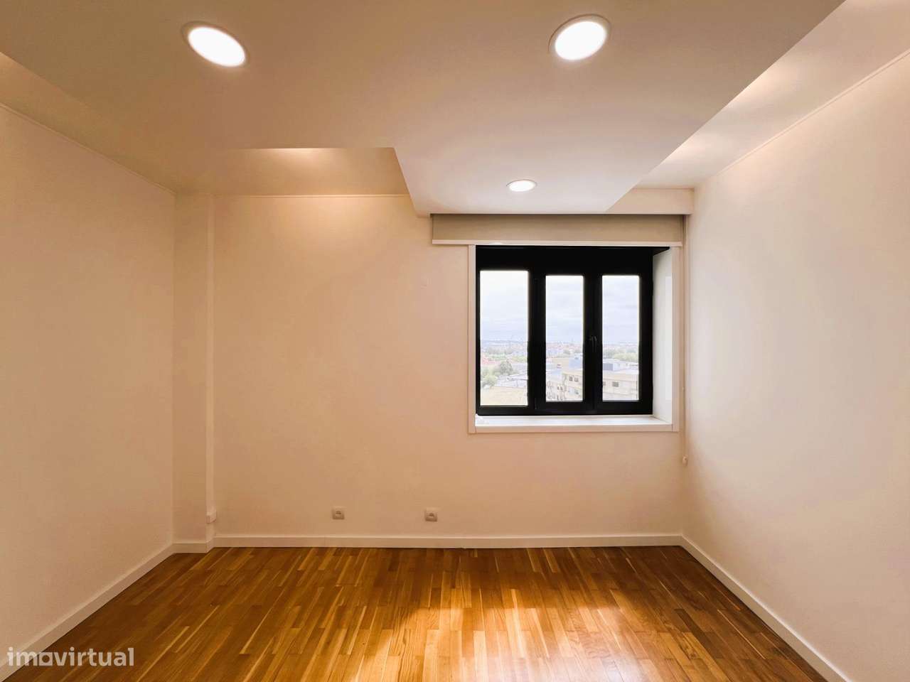 Apartamento T3 (vista panorâmica e garagem fechada 2 carros)-11