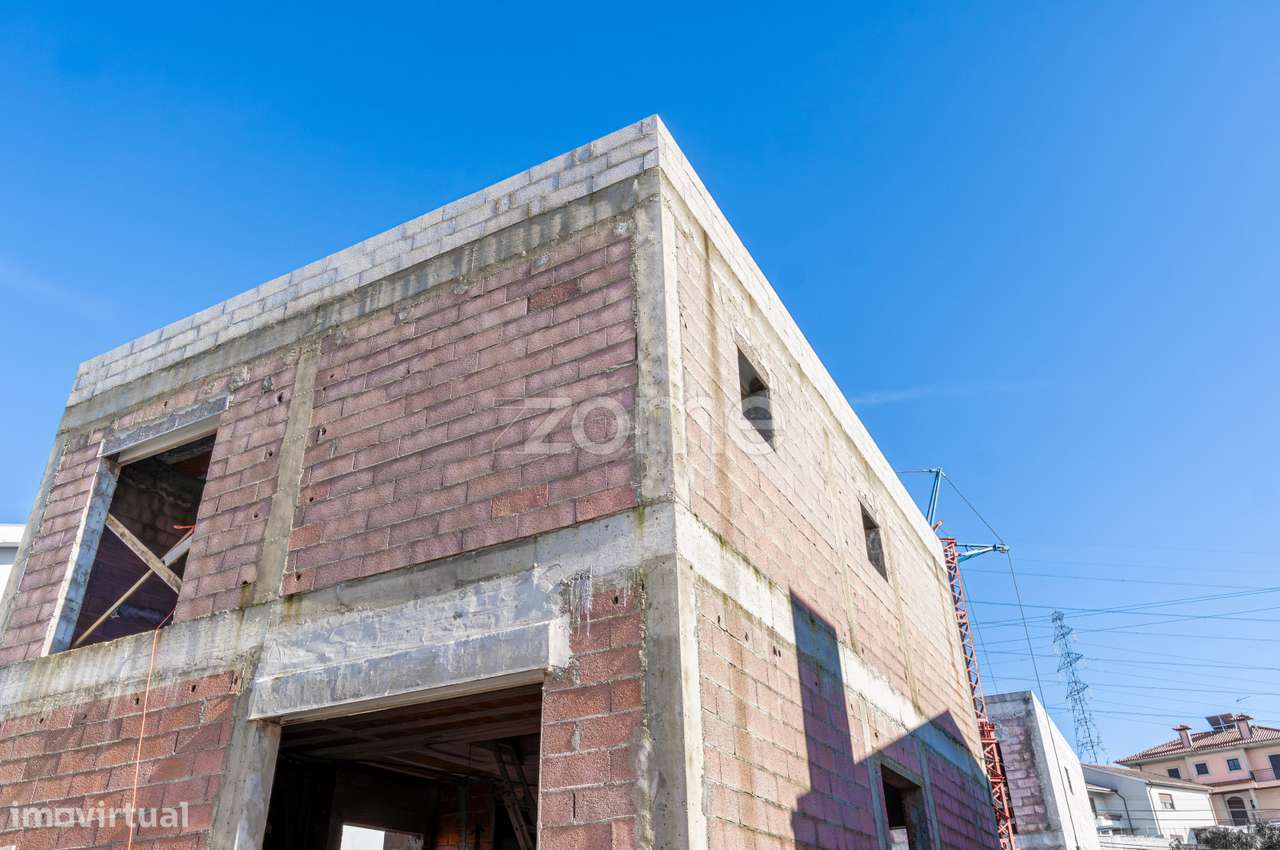 Moradia T3 de 4 Frentes em construção com Jardim em Valongo - Grande imagem: 4/16