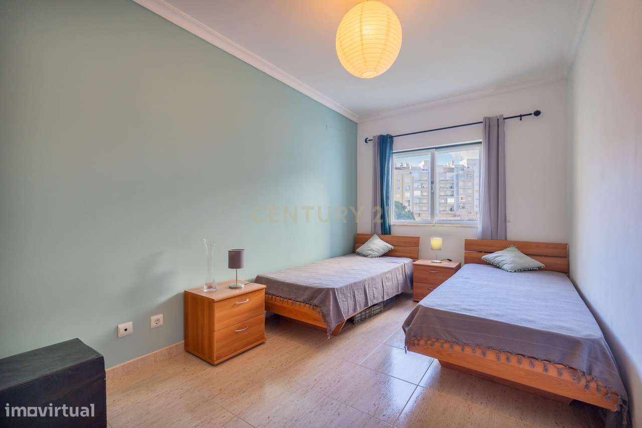 T2 com Espaço Garagem na Urbanização da Bemposta, Portimão - Grande imagem: 2/22